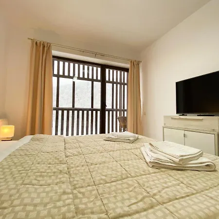 Forest View Oasis Апартаменти *