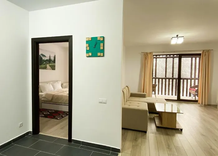 Апартаменти Forest View Oasis